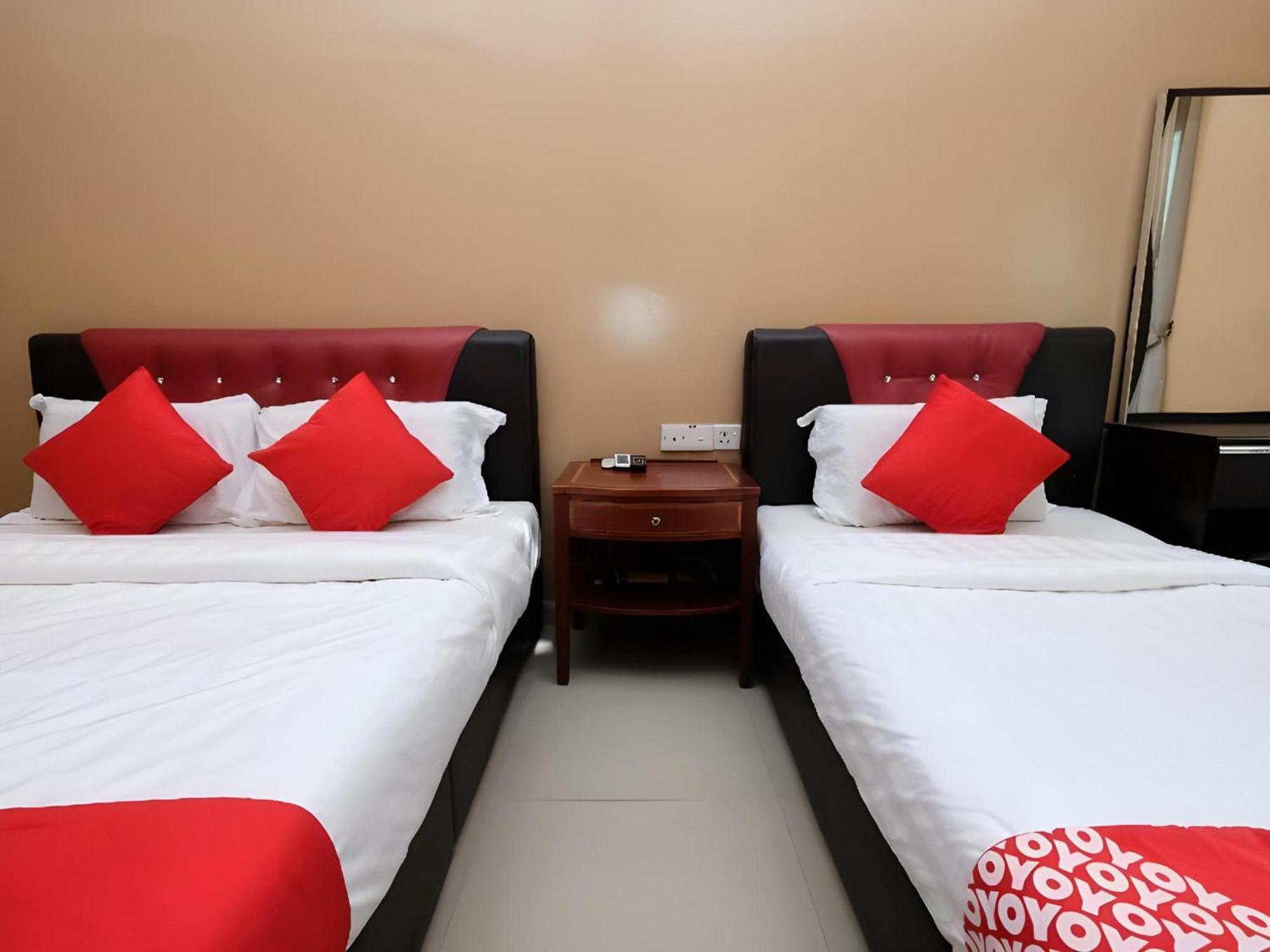 Super Oyo 707 Ayuni Hotel Bangi Exterior photo